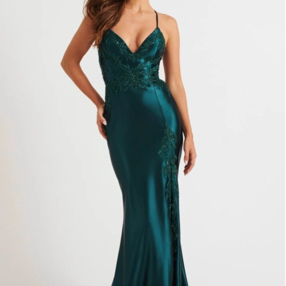Faviana 11010 Dark Hunter size 8 NWT